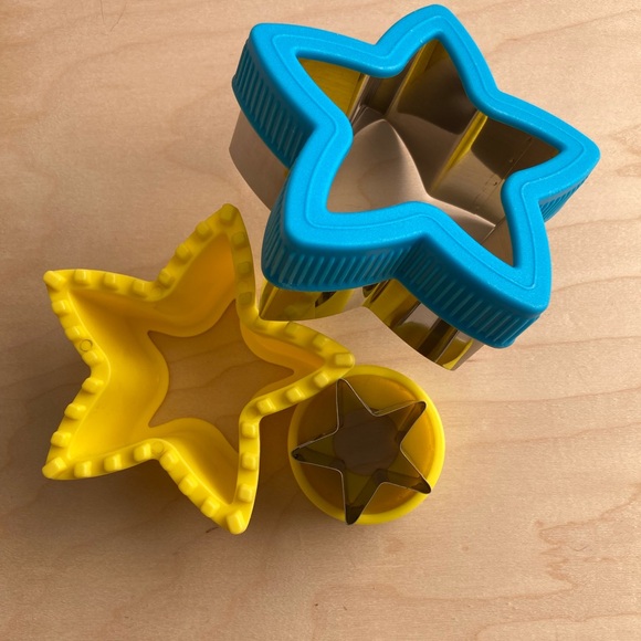 Star Sandwich Cutter and Sealer, Sandwich Cutter 3 PC Decruster Sandwich Maker - Picture 1 of 5